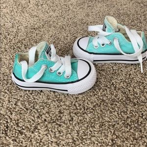 Toddler size 2 teal converse